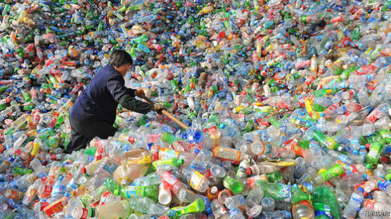 중국이 '쓰레기 빗장' 잠그자 동남아로 폐기물 수출 몰린다