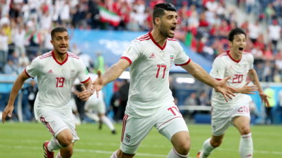 '늪 축구'는 강렬했다...20년 만에 '월드컵 1승' 거둔 이란