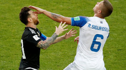 '메시의 PK 실축' 아르헨티나, 아이슬란드와 1-1 무승부
