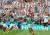 17일(현지시간) 모스크바 루즈니키 스타디움에서 열린 2018 러시아월드컵 F조 독일-멕시코 경기에서 멕시코 이르빙 로사노(22)가 첫 골을 터뜨린 뒤 환호하고 있다. [연합뉴스]