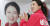 배현진 자유한국당 송파을 예비후보가 13일 오후 서울 송파구에 위치한 선거사무소 개소식에서 박수를 치고 있다. [뉴스1]