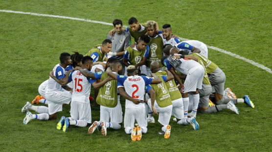 눈물 흘린 주장-투지 넘친 플레이...'언더독' 파나마의 첫 월드컵 도전