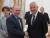 노르웨이 노벨상위원회 위원 5명 중 한명인 토르뵤른 야글란 유럽평의회 사무총장(오른쪽)이 모스크바를 방문해 푸틴 러시아 대통령과 악수하고 있다. [AP=연합뉴스]