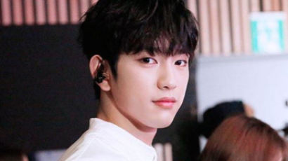 GOT7 JINYOUNG's Striking Good Looks have Captivated A Well-Known Korean Stylist 