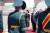문재인 대통령이 21일(현지시각) 러시아 모스크바 브누코보 국제공항에 도착해 의장대를 사열하고 있다. [사진 청와대 페이스북] 
