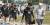  20일(현지시간) 러시아 상트페테르부르크 스파타쿠스 스타디움에서 신태용 감독과 선수들이 훈련장으로 걸어오고 있다. 임현동 기자