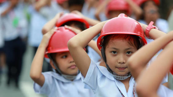 '마약과의 전쟁' 필리핀, 초등학교 4학년부터 마약검사 검토