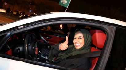 [서소문사진관] 24일 0시...마침내 사우디 여성, '자유'를 운전하다