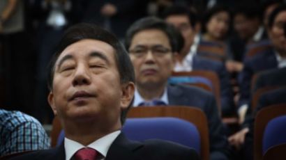 한국당 중진 “김성태 원내대표, 즉각 사퇴…최소한 염치 있어야”