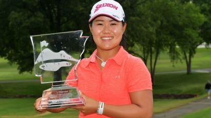 일본 여자 골프 희망 LPGA에 첫 깃발...10대 하타오카 월마트 우승