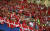 22일 열린 러시아 월드컵 C조 조별리그 2차전 덴마크-호주 경기에서 응원을 펼치는 덴마크 응원단. [AP=연합뉴스]