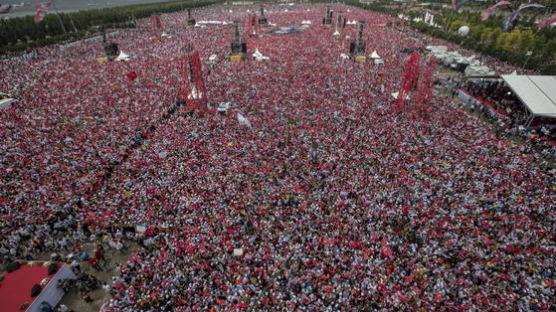 1인 지배 꿈꾸는 터키 에르도안, 16년만에 가장 어려운 선거 