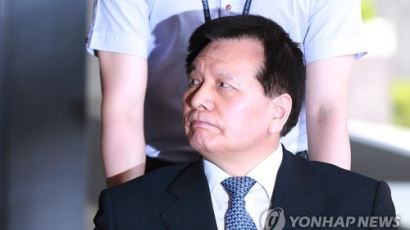 국정원 돈으로 '어용노조' 지원 의혹, 이채필 전 노동부 장관 檢 소환