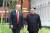6월 12일 싱가포르 카펠라 호텔에서 산책 중인 미국 트럼프 대통령과 북한 김정은 국무위원장.