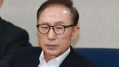 "MB, 걷지도 못한다"…건강악화 호소하며 재판 연기 신청