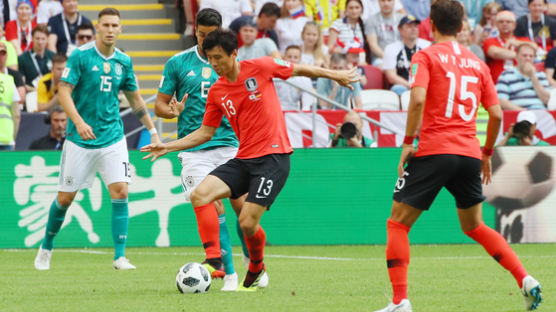 [속보] 한국 김영권 후반 추가시간에 극적 골, 독일에 1-0 앞서