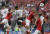 지난 26일 열린 러시아 월드컵 C조 조별리그 3차전에서 덴마크(붉은색 유니폼)와 프랑스(흰색 유니폼) 선수들이 공중볼을 다투고 있다. [AP=연합뉴스] 