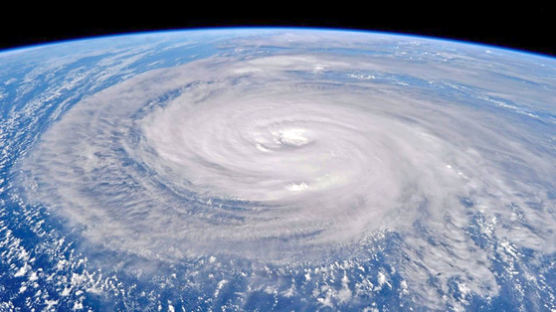 '한반도 통과' 태풍 이동 속도 30% 느려져…"피해 가중 우려"