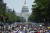  워싱턴 시민들이 미국 국회의사당 앞길에서 트럼프 행정부의 이민정책에 항의하는 집회를 열고 있다. [Xinhua=연합뉴스]