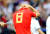 1일(현지시간) 열린 스페인과 러시아의 16강전에서 스페인의 승부차기 세번째 키커로 나서 코케가 실축한 뒤 머리를 감싸쥐고 있다. [EPA=연합뉴스]