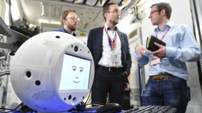 최초로 우주 간 AI로봇 '사이먼'...영화 '스페이스 오디세이' 현실 되나
