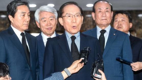 "한국당 비대위원장 후보…83세 이회창도 유력 검토"