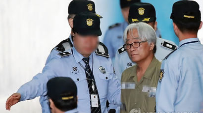 “여론몰이로 죄인 만들어” 호소한 이윤택 측, 법원에 보석 신청