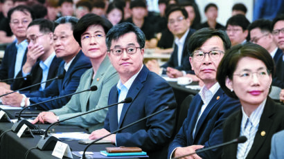 김동연, 대통령 특위 증세안 제동걸었다