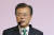 문재인 대통령이 싱가포르 국빈 방문 마지막 날인 13일 오전(현지시간) 오차드 호텔 그랜드볼룸에서 열린 &#39;싱가포르 렉처&#39;에서 &#39;한국과 아세안 : 동아시아 평화와 번영을 위한 상생의 파트너&#39;를 주제로 연설하고 있다. [연합뉴스]