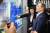 문재인 대통령이 지난 5월 17일 서울 강서구 마곡 R&D 단지에서 열린 혁신성장 보고대회에서 5G 기술을 구현한 스마트 월을 바라보고 있다. [연합뉴스]