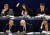 2012년 2월 15일 &#39;유럽의회의 엄마&#39;로 불리는 포르차 이탈리아 소속 정치인 리치아 론줄리가 그의 딸인 빅토리아와 함께 프랑스 스트라스버그 표결장에서 손을 들고 있다. [로이터=연합뉴스]