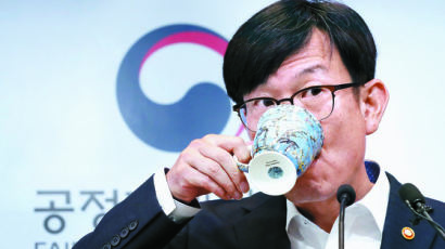 최저임금 아우성 커지자 대기업 후려치는 김상조