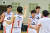 정효근(왼쪽) 등 전자랜드 선수들이 17일 마카오에서 중국팀을 꺾었다. [KBL]