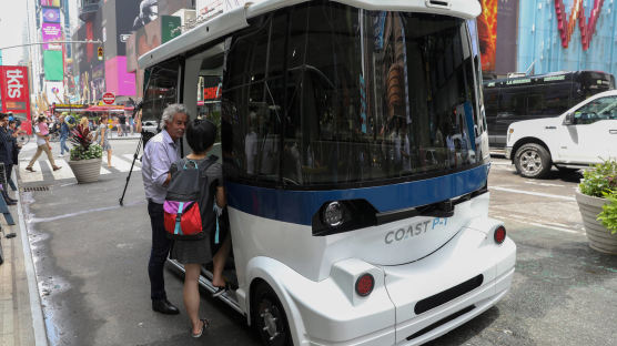 [서소문사진관] 뉴욕 맨해튼에 등장한 첫 자율주행버스