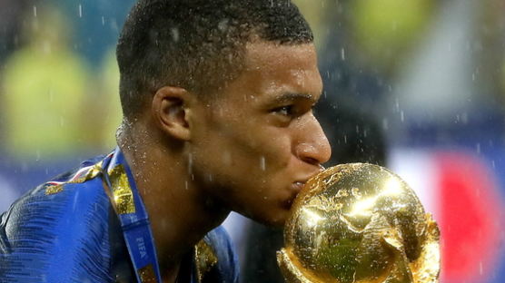 월드컵 우승 프랑스를 바꿀까…음바페 자란 방리유의 차별구조 여전