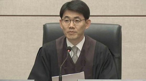 朴 '특활비' 전담 재판장, 성창호 판사 과거 이력보니