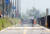 폭염이 계속되며 서울 낮 최고 기온이 35도까지 오른 20일 동호인들로 붐비던 서울 한강 잠원 지구 자전거 도로가 한산하다. [연합뉴스]