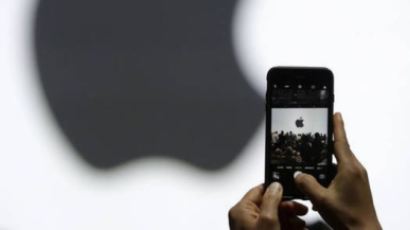 격해지는 미·중 무역전쟁 … 떨고 있는 애플