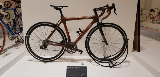 캘피 대나무 로드 자전거(미국, 2011). 무게가 8.5kg에 불과하다.