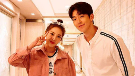 Fans' Heart Fluttering at the Photo SANDARA PARK Took with NAM JOO HYUK in the Philippines