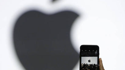 애플, ‘꿈의 시총’ 1조 달러 장중 첫 돌파…미국 기업 사상 처음