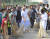 지난 2014년 나렌드라 모디 인도 총리가 뉴델리에서 빗자루로 거리를 쓸며 ‘클린 인디아’를 몸소 실천하는 모습. [로이터=연합뉴스] 