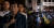 지난 7일 두테르테 대통령(왼쪽)이 필리핀 대통령궁으로 부패 경찰관들 100여명(오른쪽)을 불러 경고하고 있다. [필스타 글로벌 홈페이지 캡처=연합뉴스]