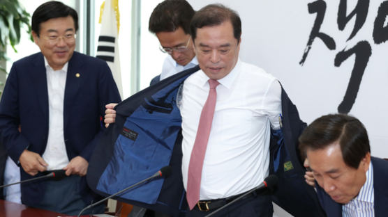 "재킷 벗자" 김병준 제안에···'티셔츠' 논쟁 번진 한국당