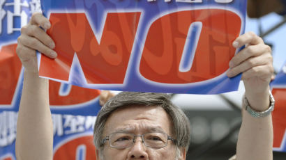 50일내 오키나와 지사 선거…9월 자민당 총재선거에 불똥?