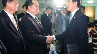 문재인-김정은 3차회담, 9월 평양서 열린다