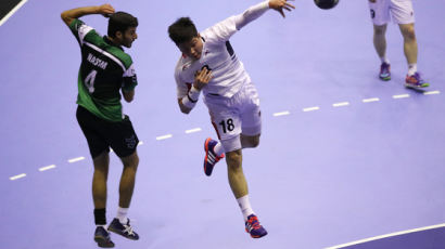 한국 남자 핸드볼, 파키스탄 31점 차 대파...AG 한국 첫 승전고 