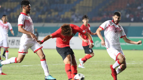 [속보] 한국, 바레인에 전반전 2-0 추가골 ‘순조로운 출발’