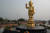 인도 룸비니 동산에 세워져 있는 아기 붓다의 동상. 한 손은 하늘, 한 손을 땅을 가리키고 있다. 백성호 기자