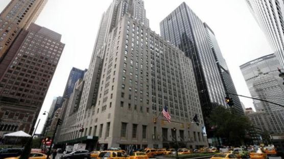 "미국과 관계 불편해"…맨해튼 빌딩 팔고 떠나는 '왕서방'